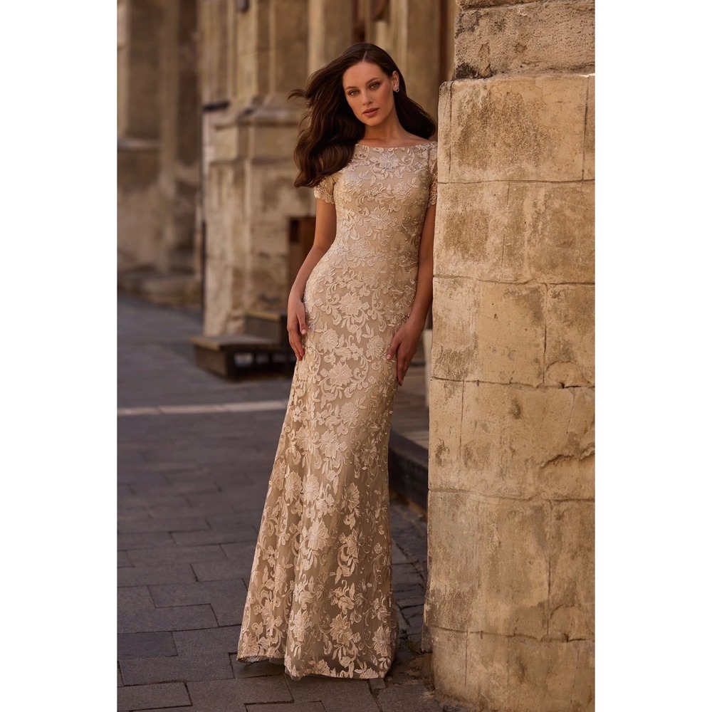 New! La Femme 29161 Lace EveningDress Champagne Size 10‎ $639